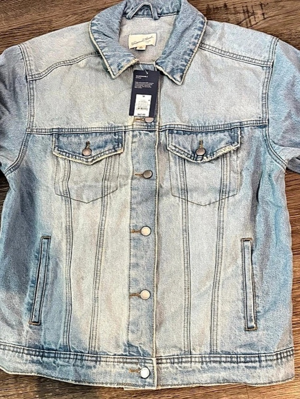Universal Thread Light Wash Denim Trucker Jacket Blue Medium